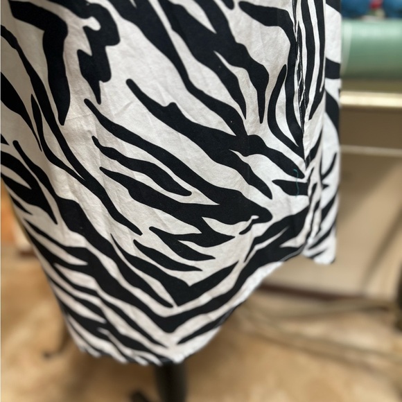 LITA BY CIARA SHIRT DRESS ANIMAL PRINT BLACK & WHITE PARTY COCKTAIL SZ M NWOT - Picture 4 of 10